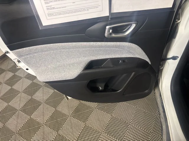 Used 2022 Bright White Clearcoat Jeep Latitude image 21