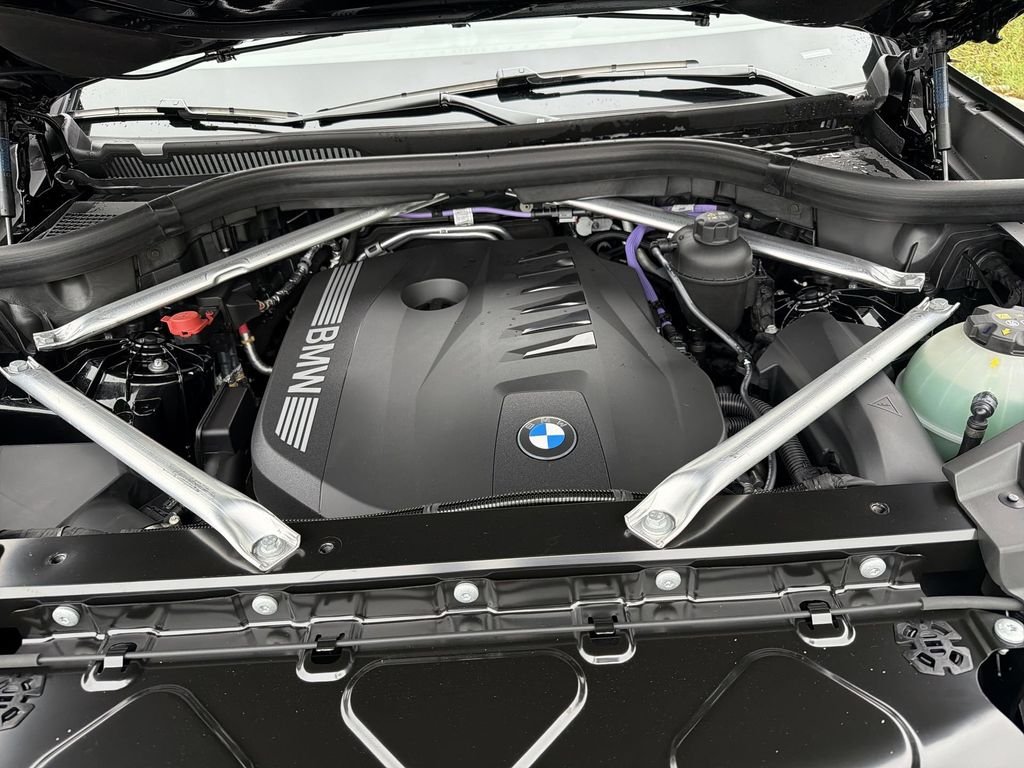 New 2026 Black Sapphire Metallic BMW xDrive40i image 18