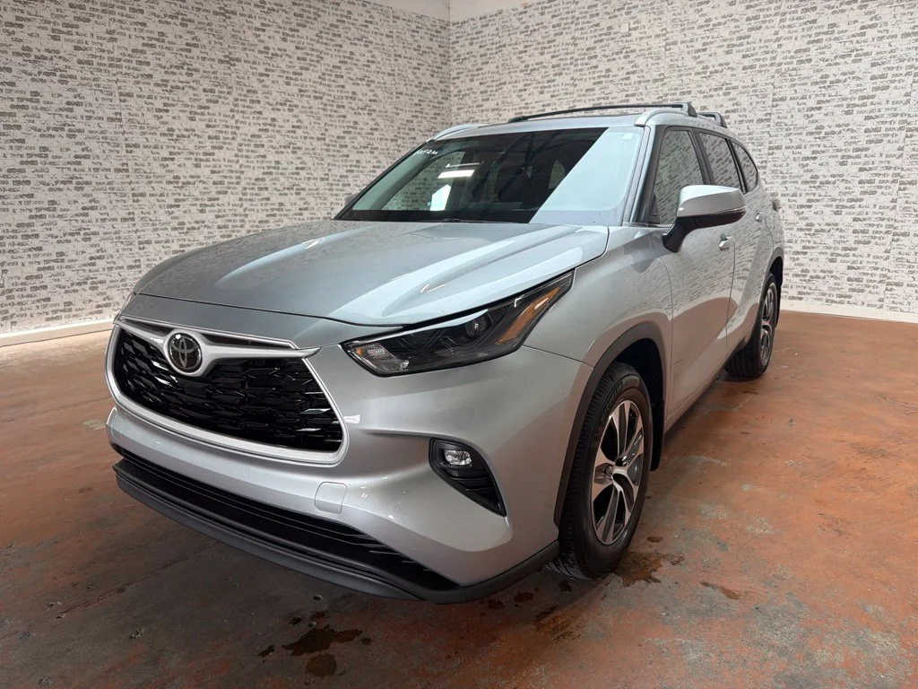 Used 2023 Celestial Silver Metallic Toyota XLE image 3