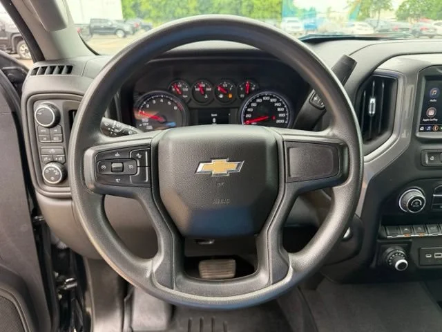 Used 2022 Black Chevrolet Custom image 17