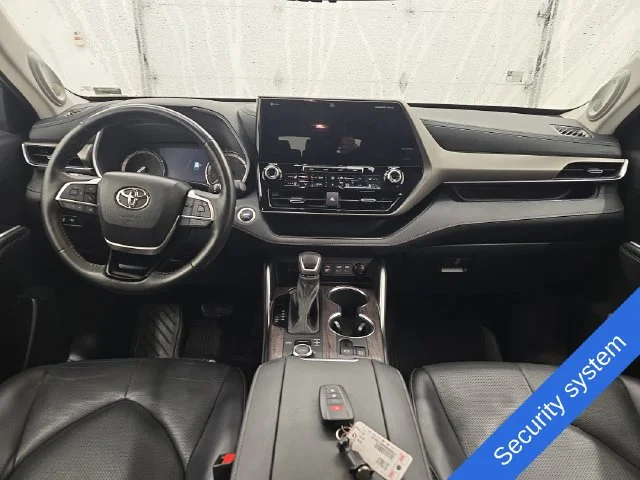 Used 2022 Moon Dust Toyota Limited image 15