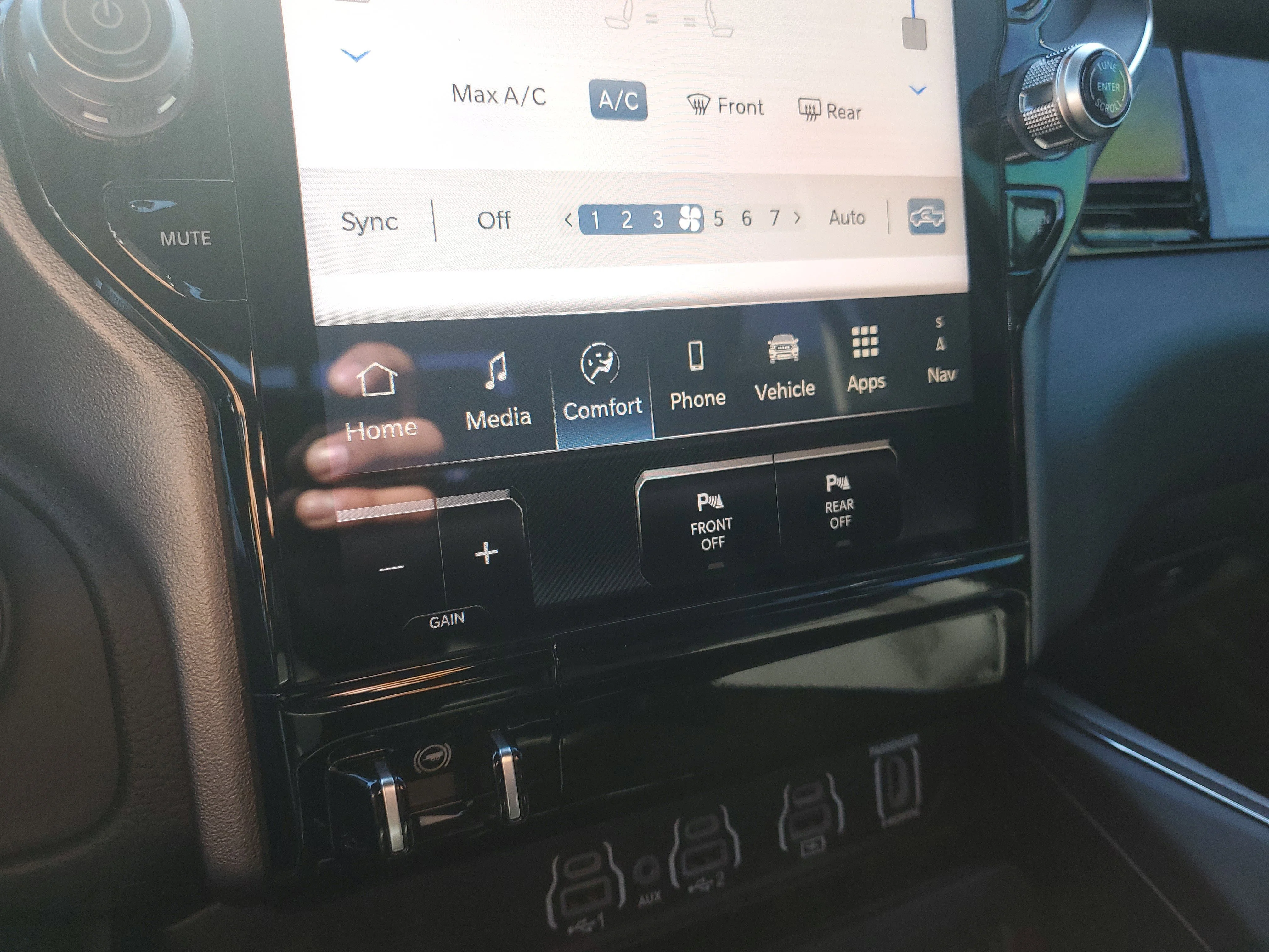 New 2026 Bright White Clearcoat Ram Laramie image 17