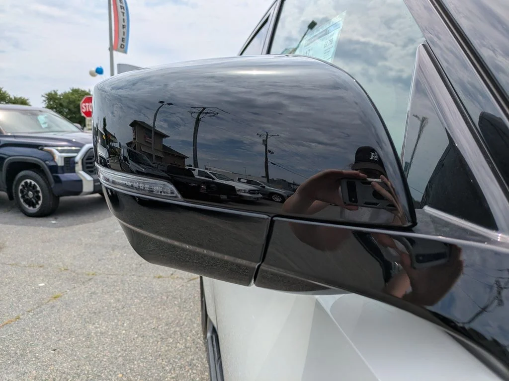 New 2026 Aspen White TriCoat / Super Black Two-tone Nissan Platinum image 12
