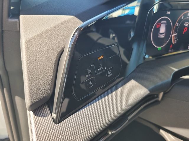 Used 2026 White Volkswagen 2.0T image 19