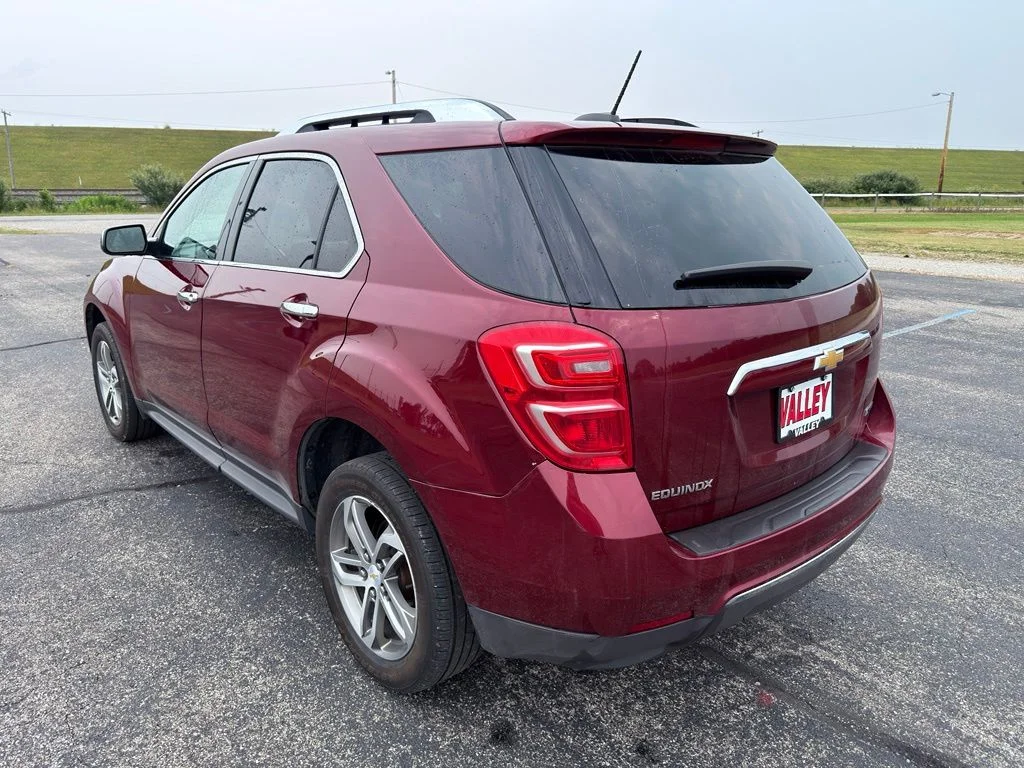 Used 2017 Red Chevrolet Premier image 12