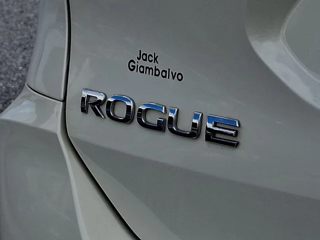 Used 2020 White Nissan SV image 30