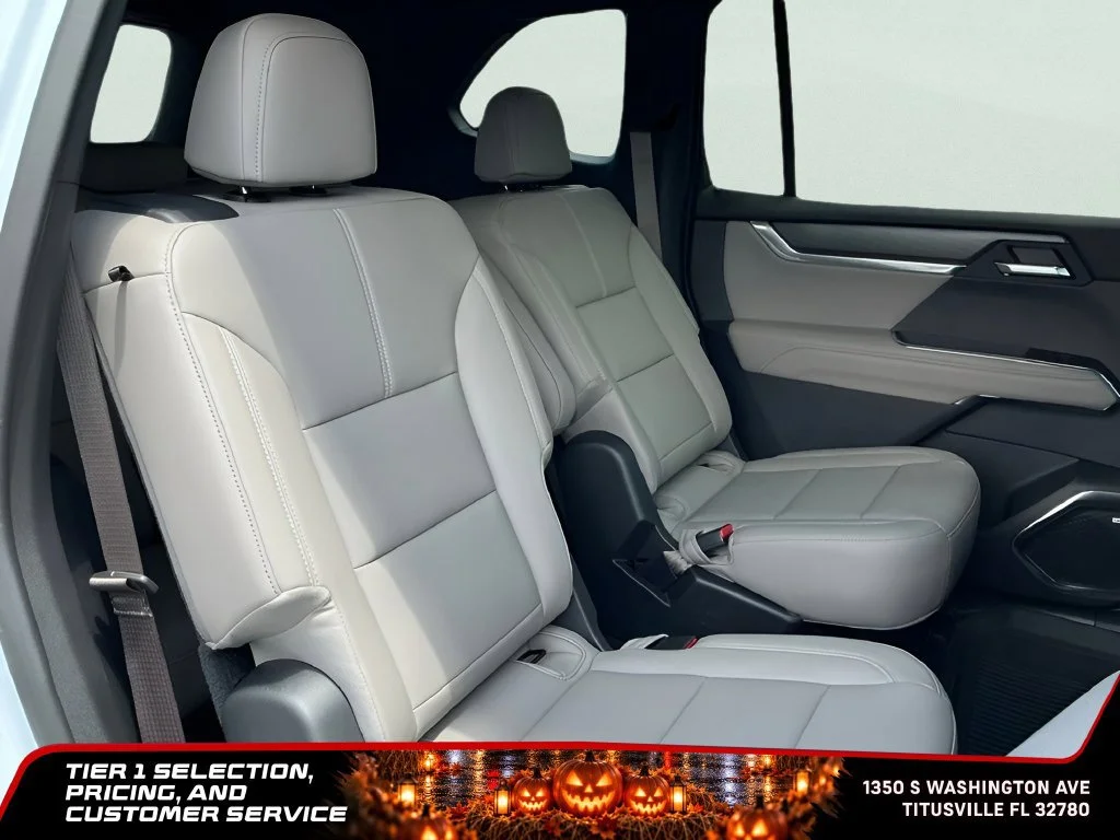 New 2026 Glacier White Tricoat GMC Elevation image 21