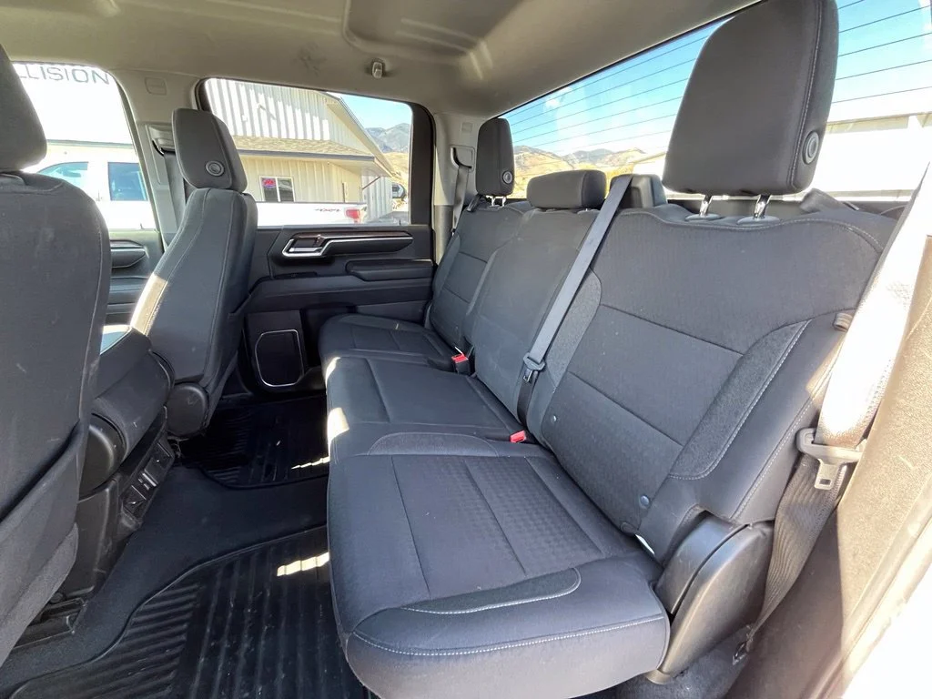 Used 2025 Summit White Chevrolet LT image 14