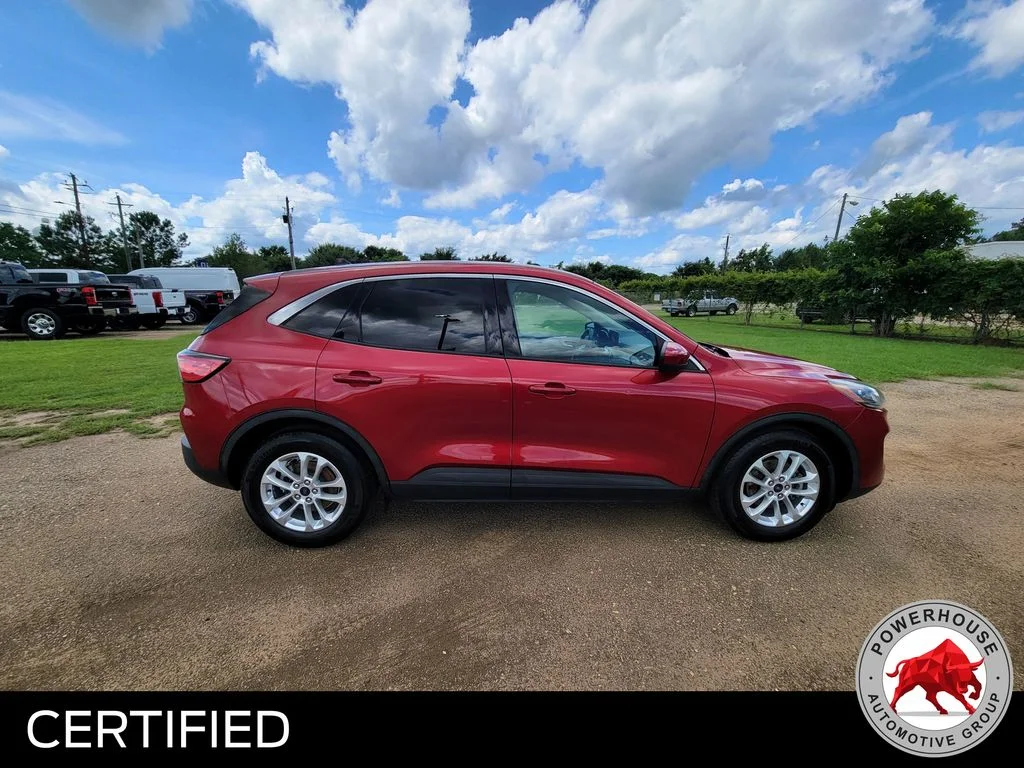 Used 2020 Red Ford SE image 7