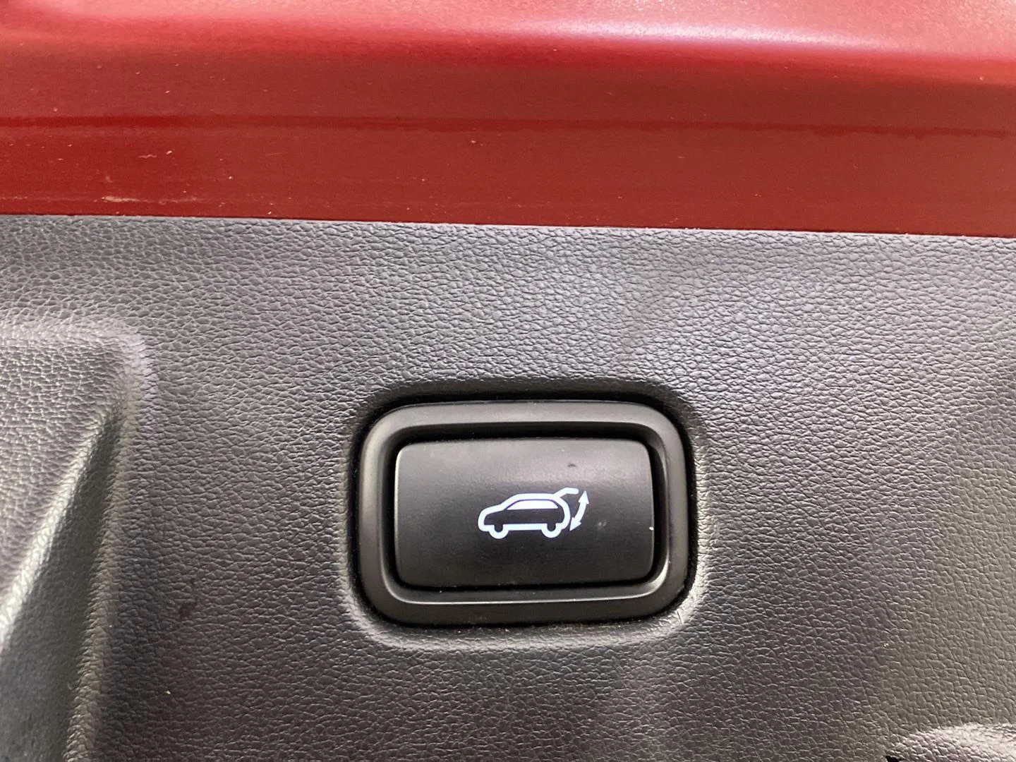Used 2024 Ultimate Red Hyundai SEL image 30