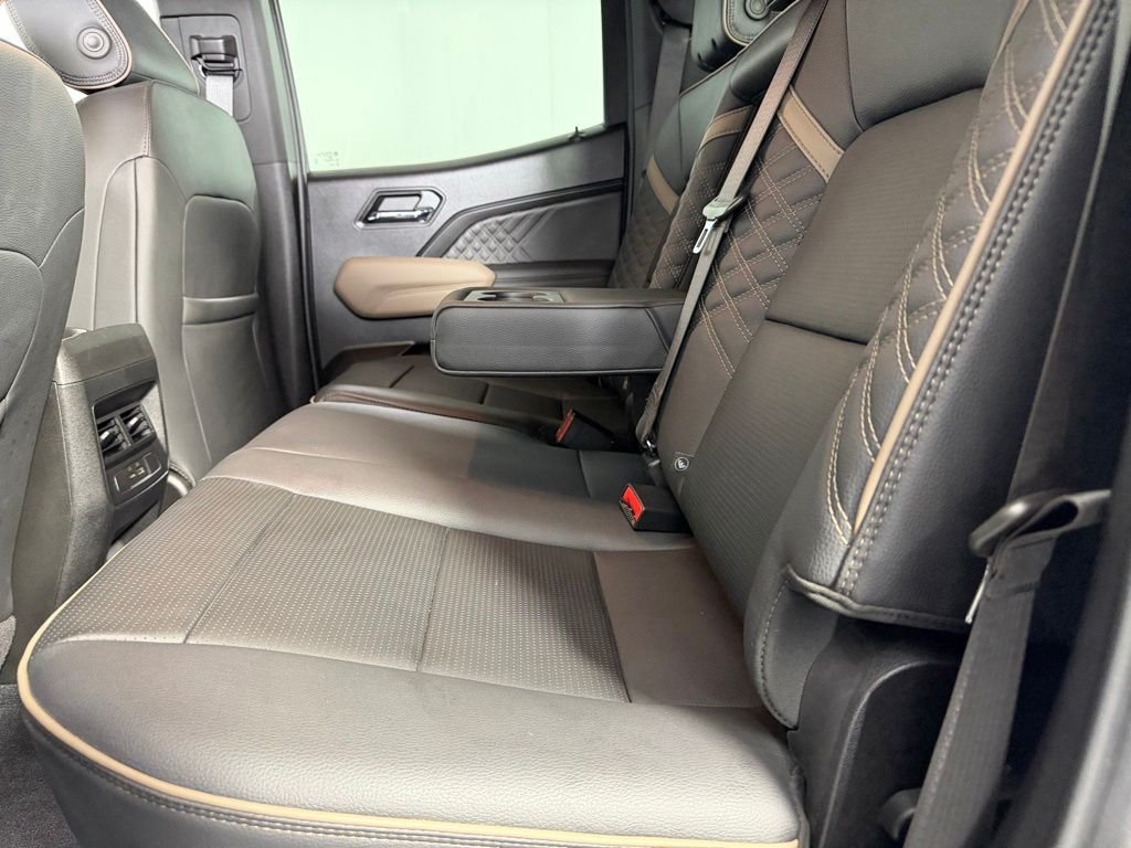 Used 2024 White GMC Denali image 27