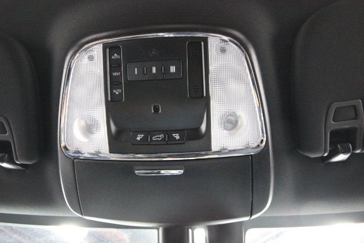 Used 2020 Silver Jeep Limited image 28