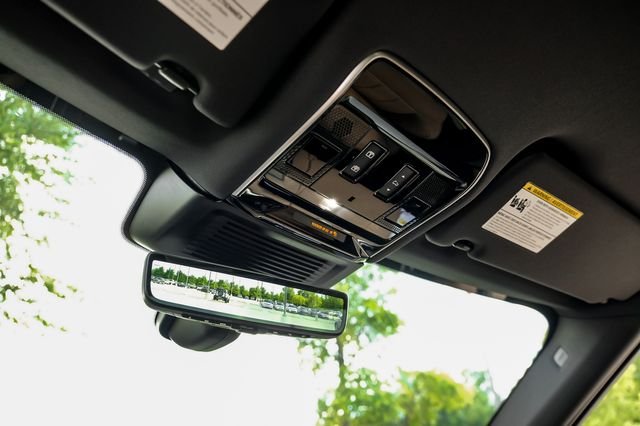 New 2026  Land Rover Dynamic SE image 27