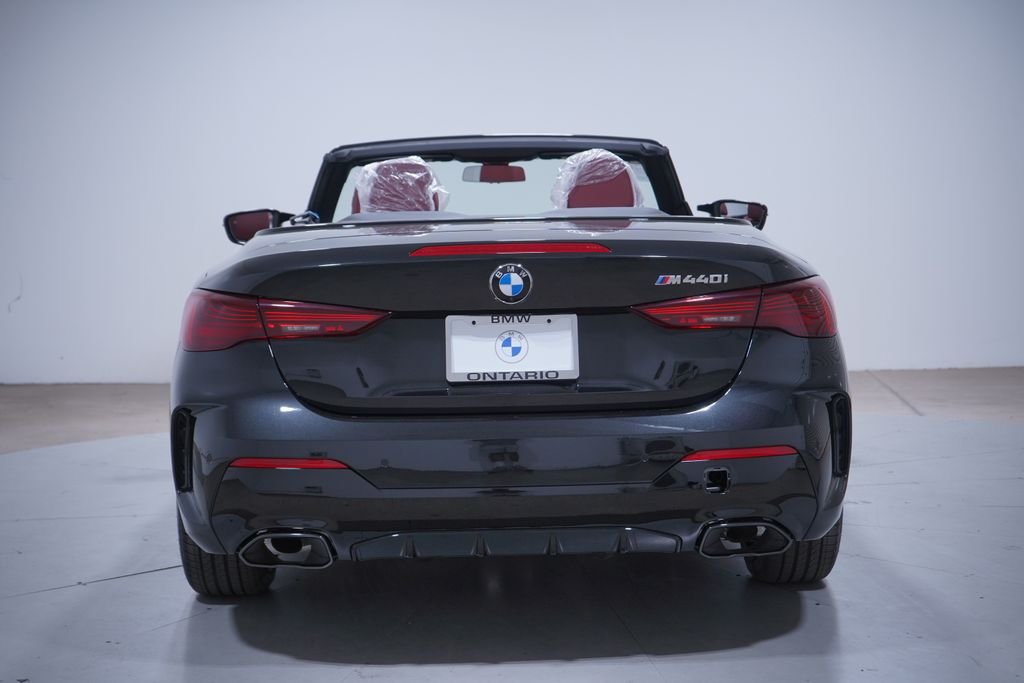 Used 2026 Black Sapphire Metallic BMW M440i image 9