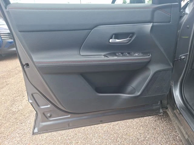 2026 Nissan KICKS SR - Photo 10