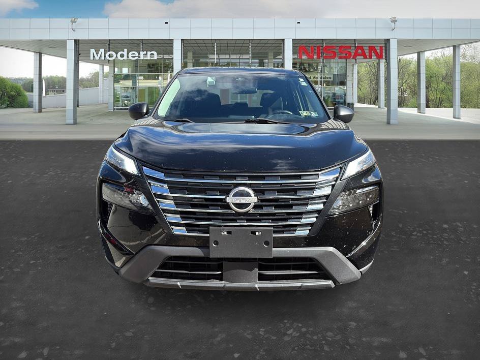 Certified Used 2024 Super Black Nissan S image 8
