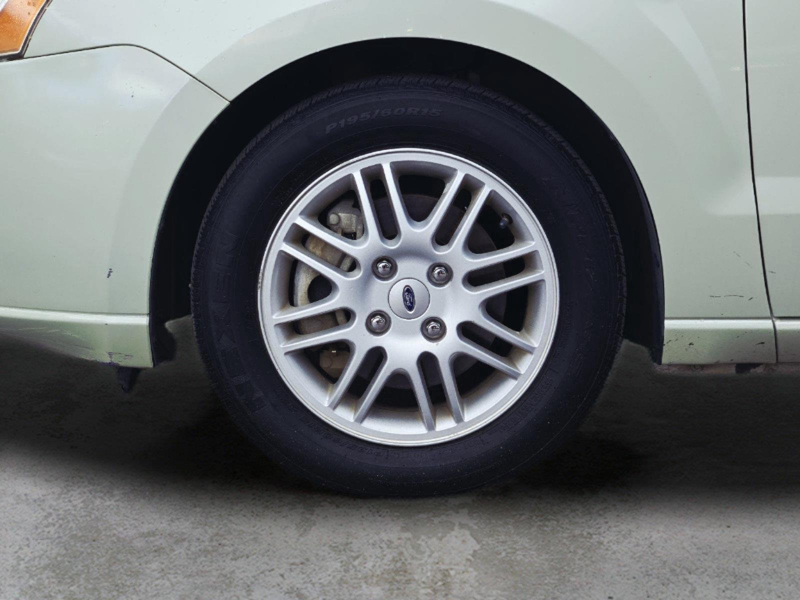 Used 2010  Ford SE image 32