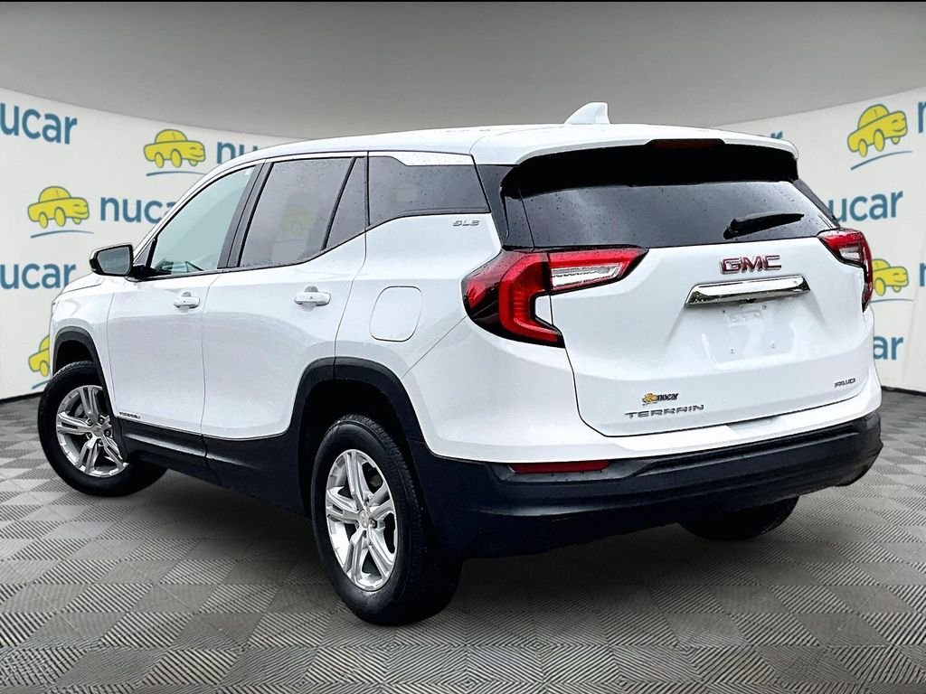 Used 2024 White GMC SLE image 4