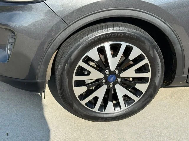 Used 2020 Gray Ford SE Sport image 4