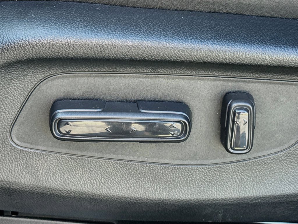 Used 2026  Acura Base image 20