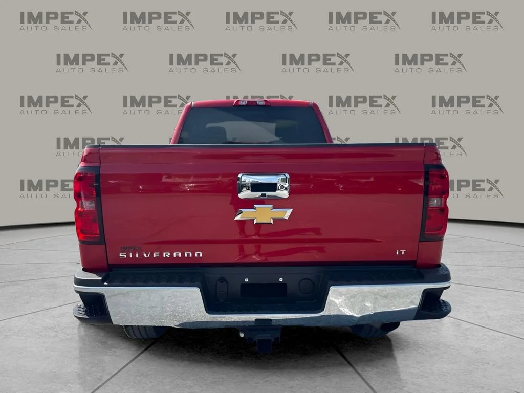 Used 2015 Red Chevrolet LT image 4