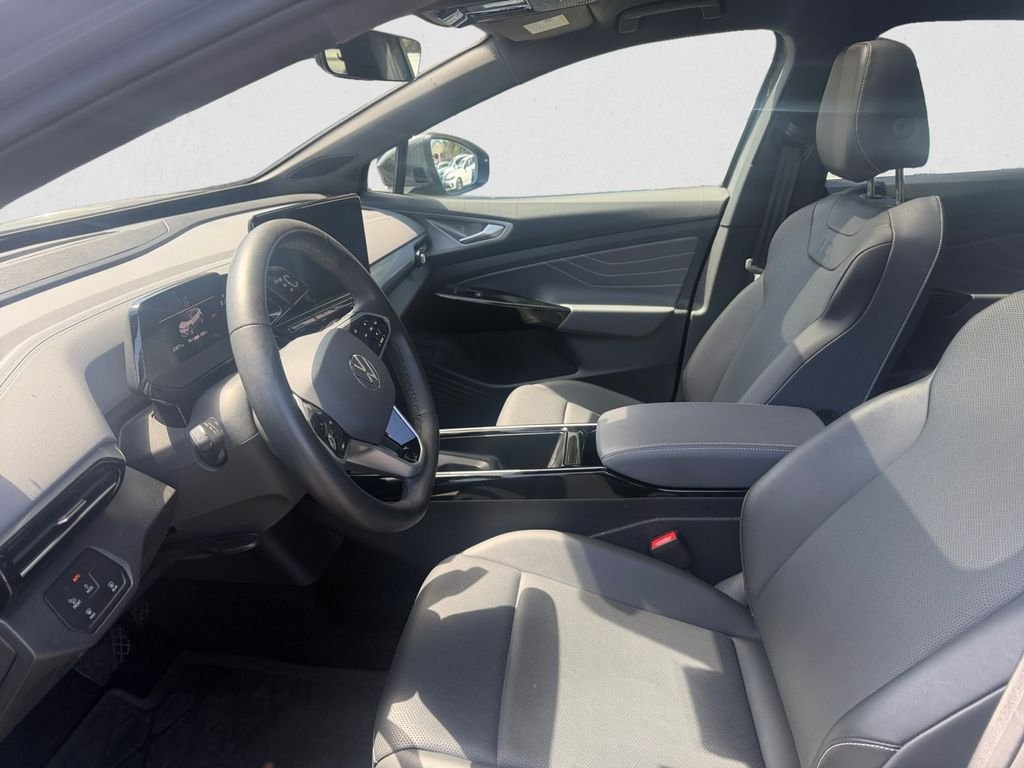 Certified Used 2023 Black Volkswagen Pro S image 9