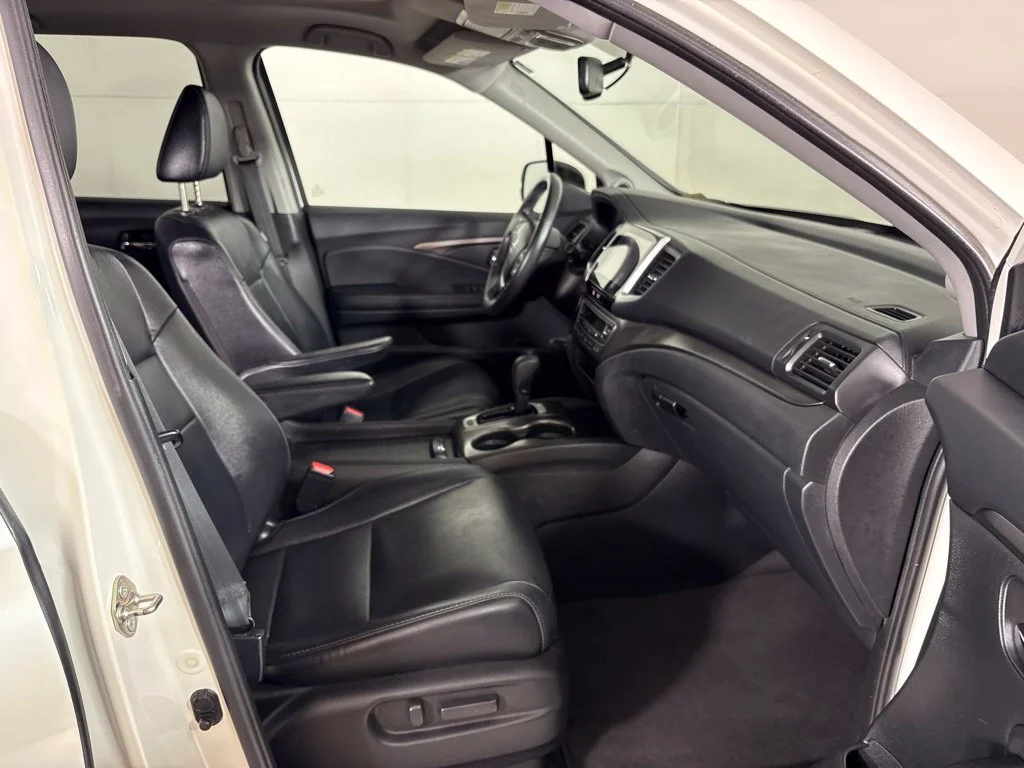 Used 2017  Honda EX-L image 15