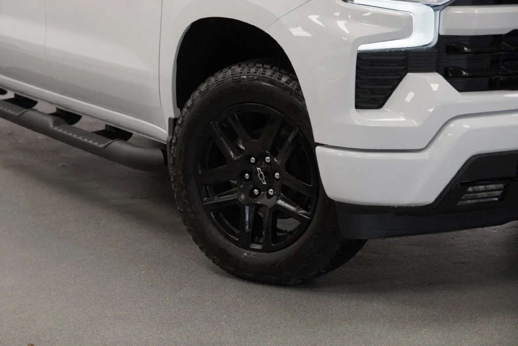 New 2026 Summit White Chevrolet RST image 8