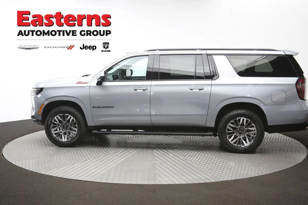 Used 2025 Gray Chevrolet Z71 image 63