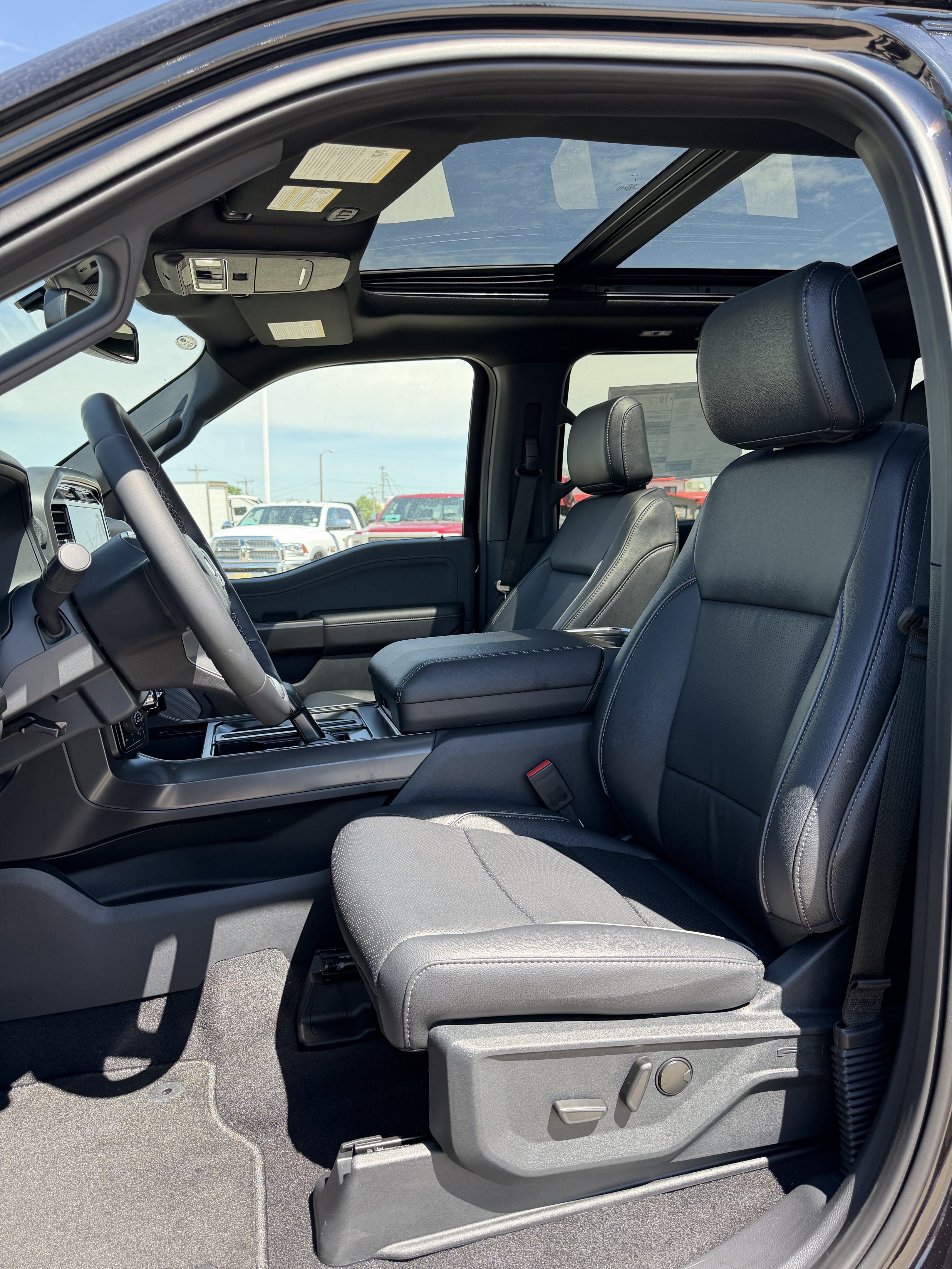 New 2026 Agate Black Metallic Ford LARIAT image 9