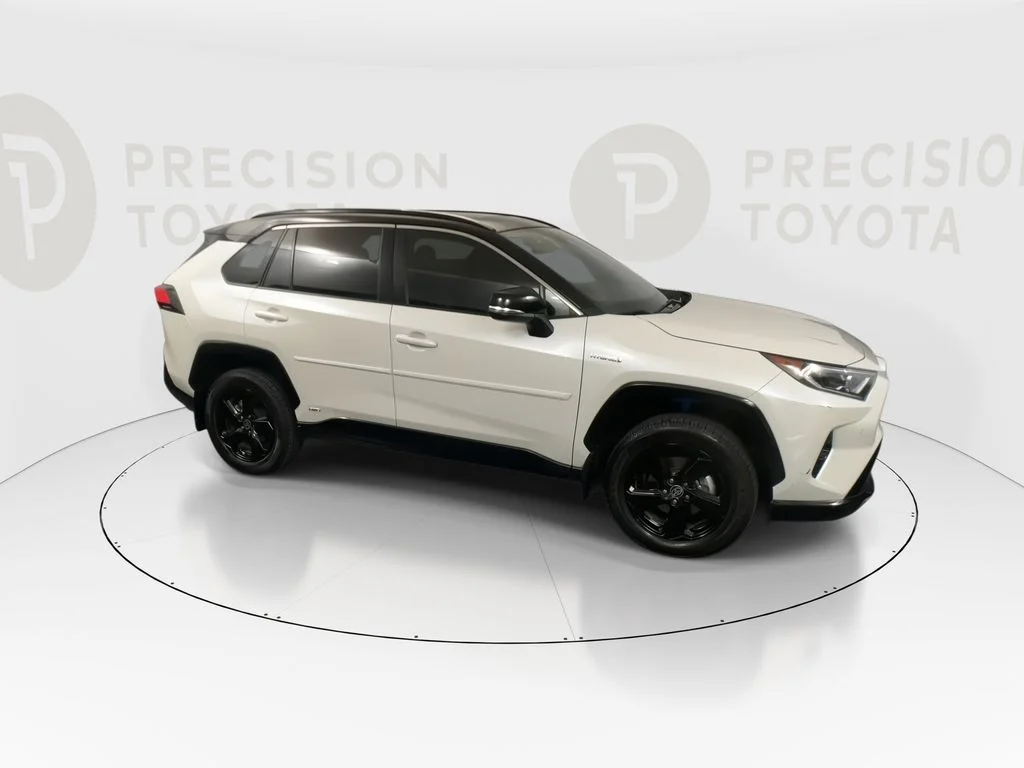 Used 2021 Blizzard Pearl/Midnight Black Metallic Toyota XSE image 24
