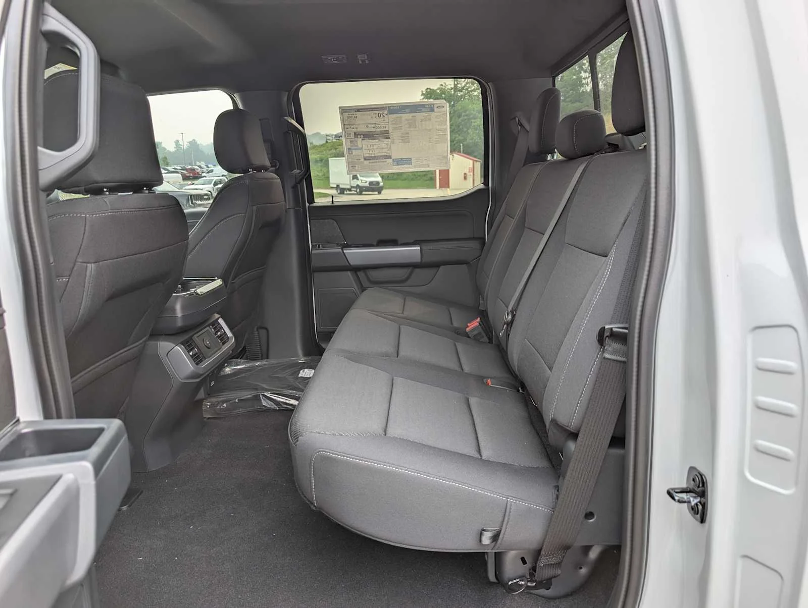 New 2026 Oxford White Ford XLT image 16