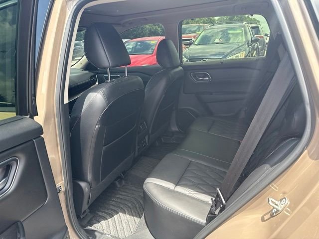 Used 2024 Black Nissan Platinum image 24