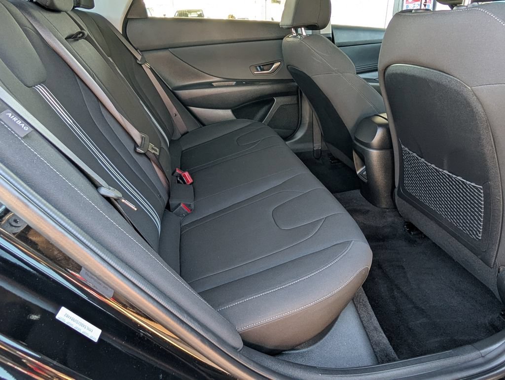 Used 2025 Black Hyundai SEL Convenience image 22