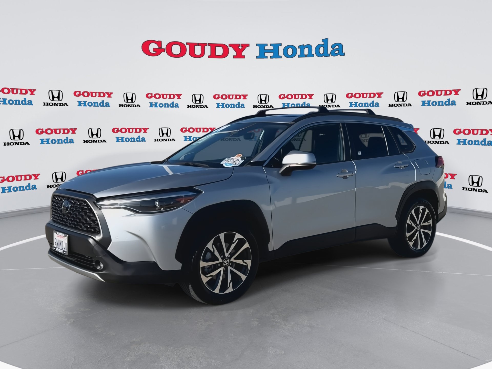 Used 2024 Sonic Silver Toyota XLE image 4