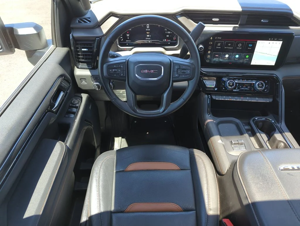 Used 2025 White GMC AT4 image 13