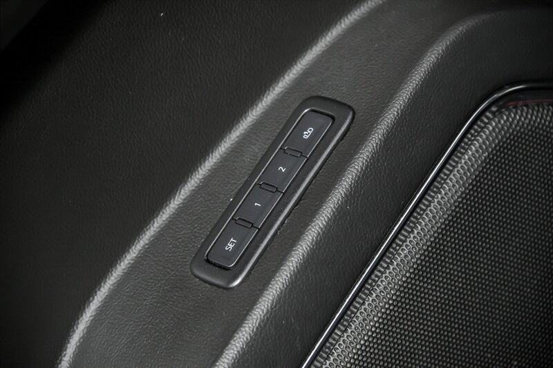 2020 GMC Yukon Denali - Photo 18