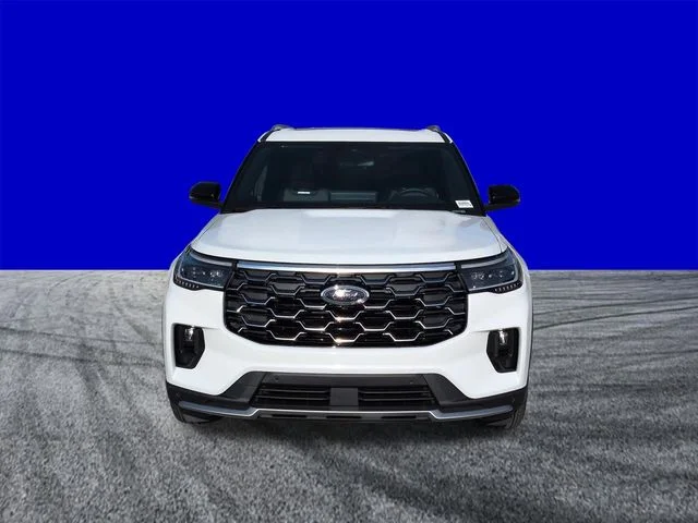 New 2026 Star White Metallic Tri-Coat Ford Platinum™ image 9