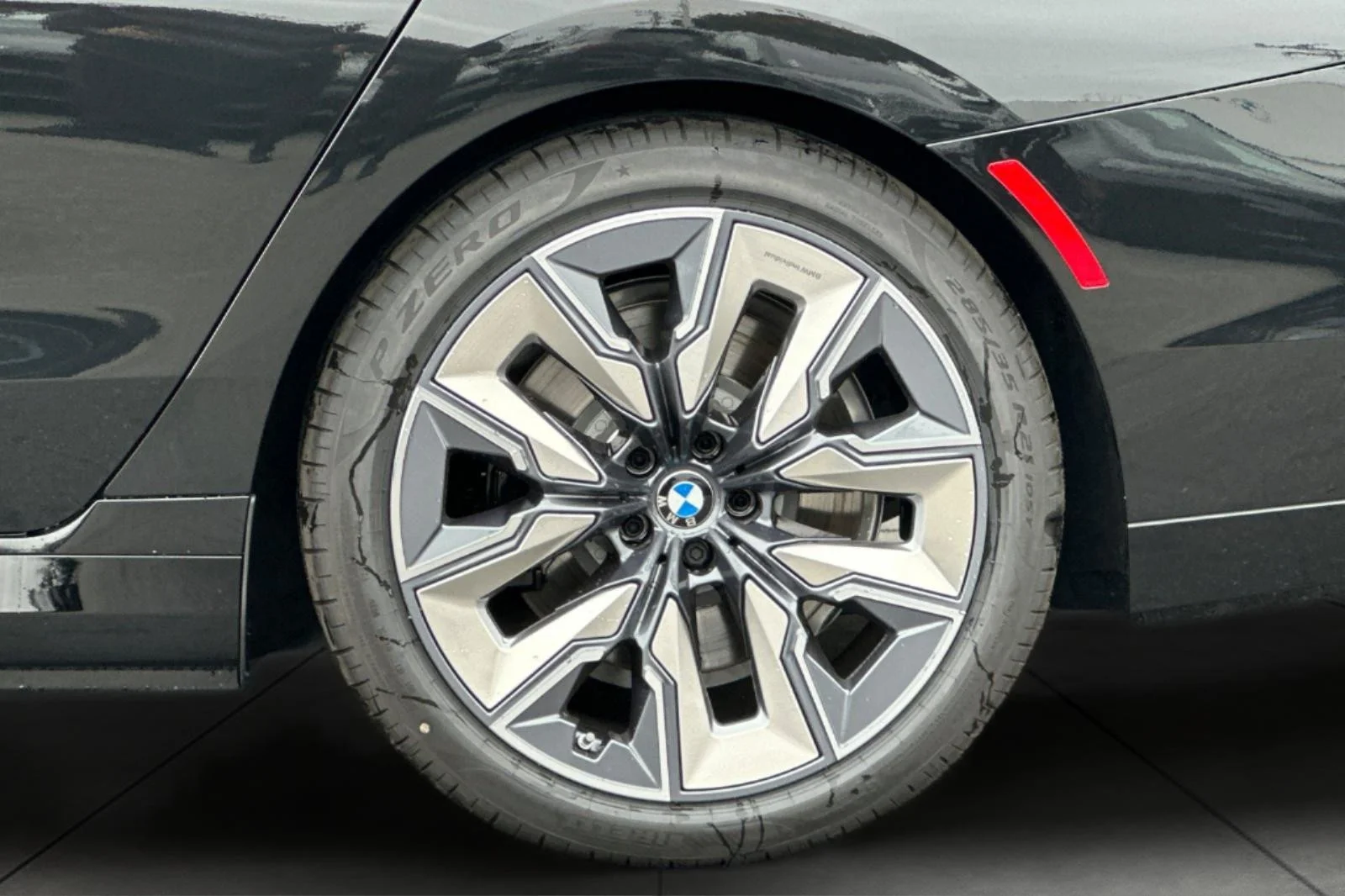 New 2026 Black Sapphire Metallic BMW 750e xDrive image 25
