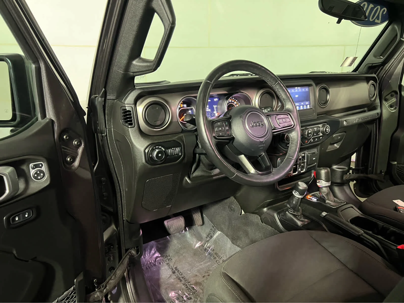 Used 2019 Granite Crystal Metallic Clearcoat Jeep Sport S image 21
