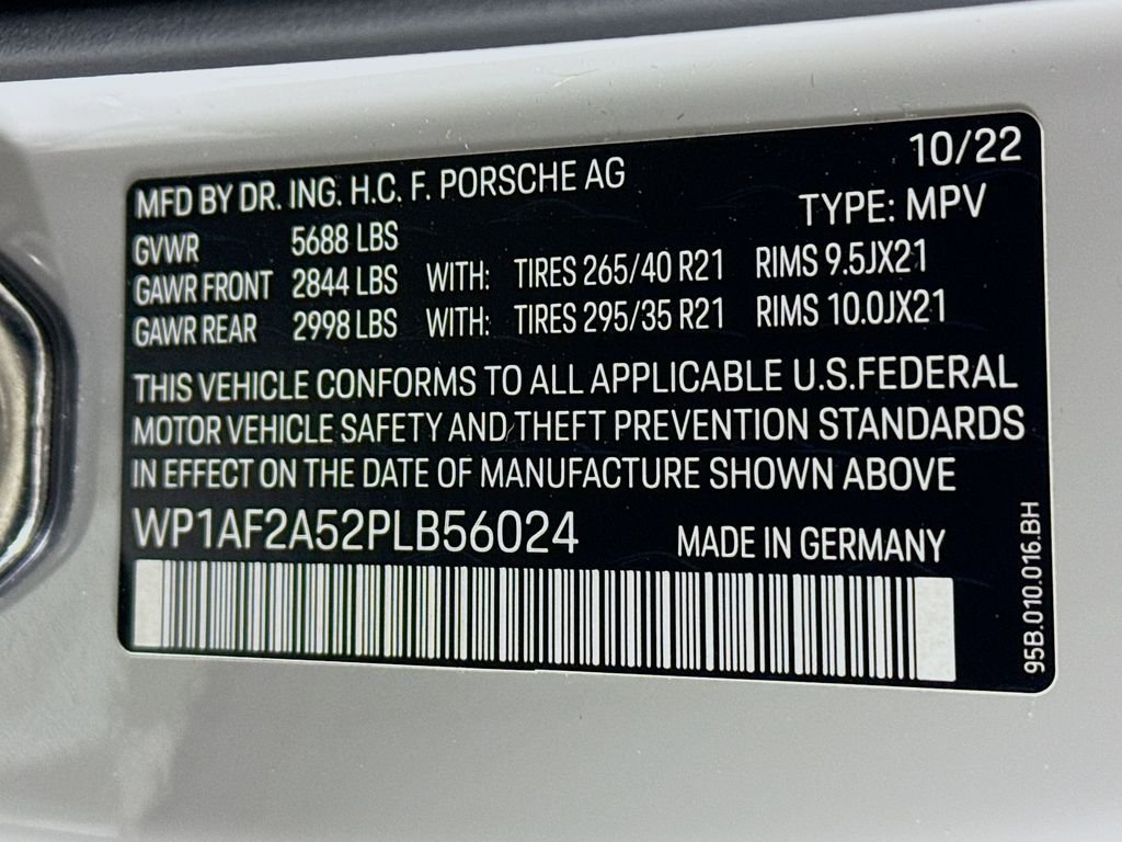 Used 2023  Porsche GTS image 32