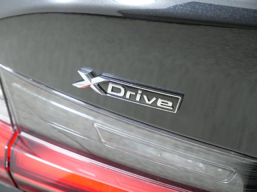 New 2026 Black Sapphire Metallic BMW 330i xDrive image 13