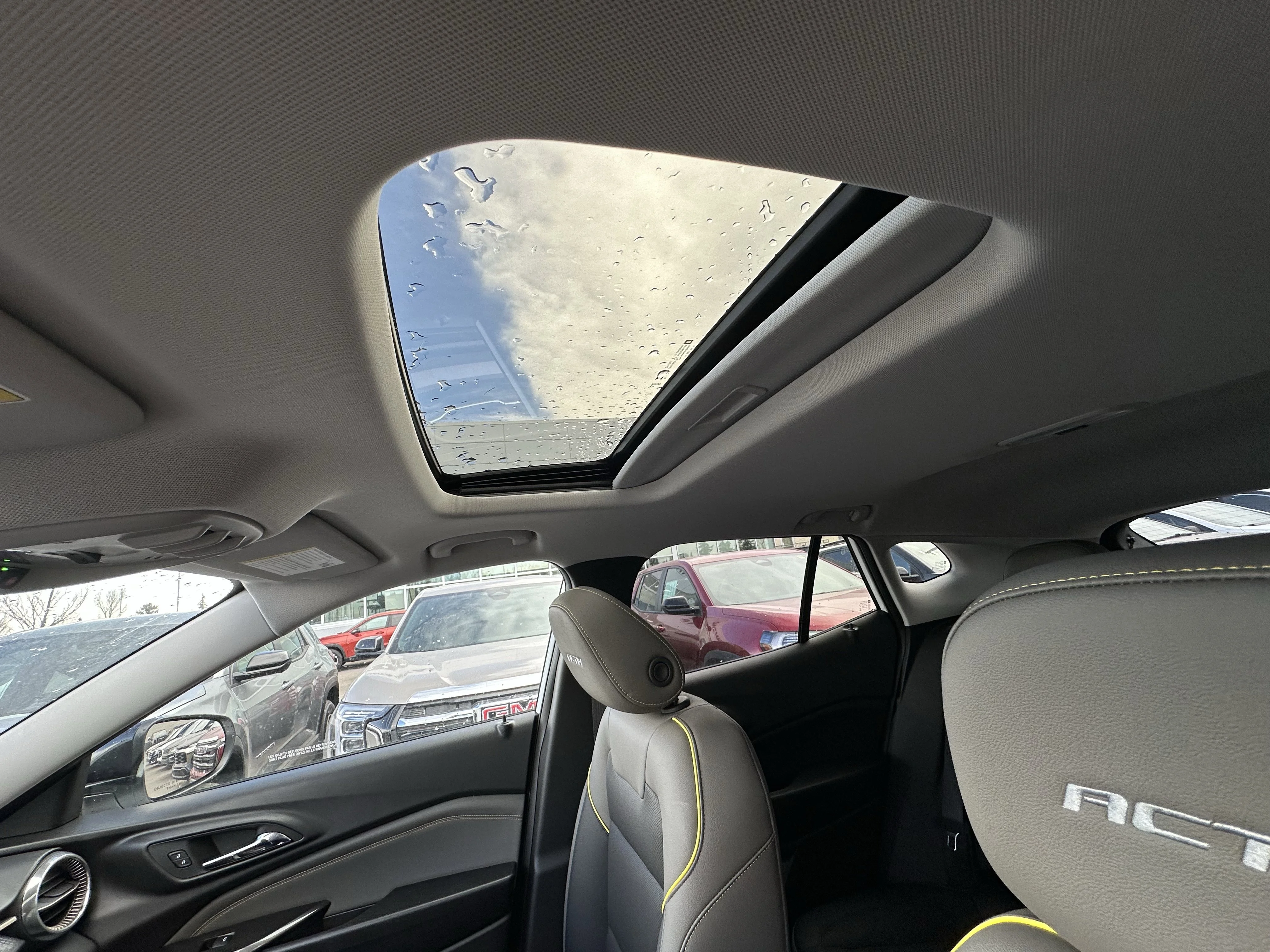 New 2026 Summit White Chevrolet ACTIV image 20