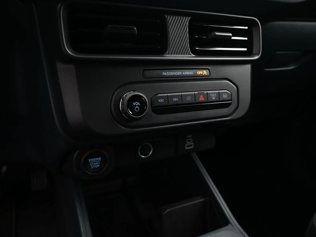 New 2025 Azure Gray Metallic Tri-Coat Ford XLT image 15