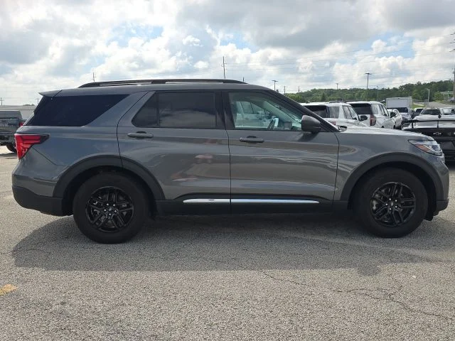 Used 2025 Gray Ford Active image 6