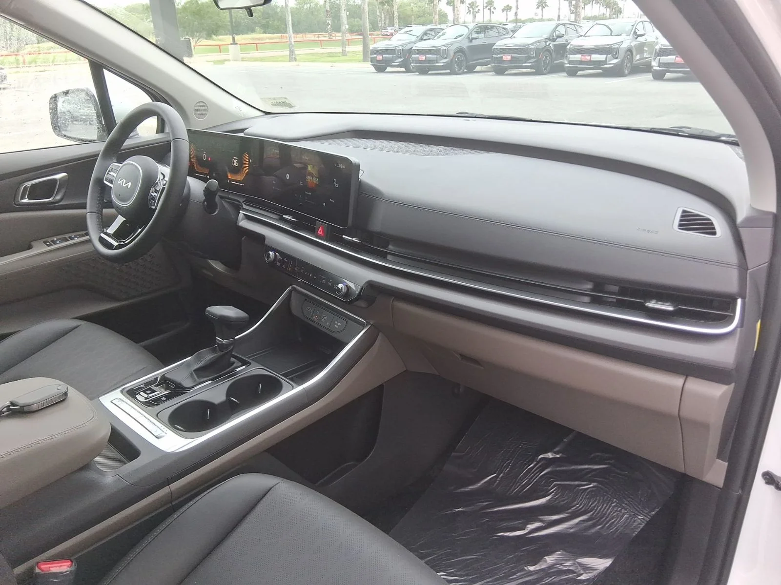 New 2026 White Kia EX image 11