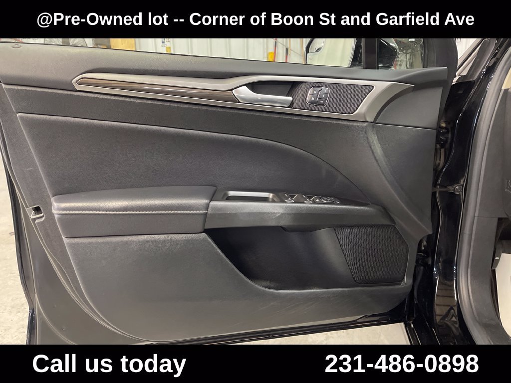 Used 2017 Black Ford SE image 15