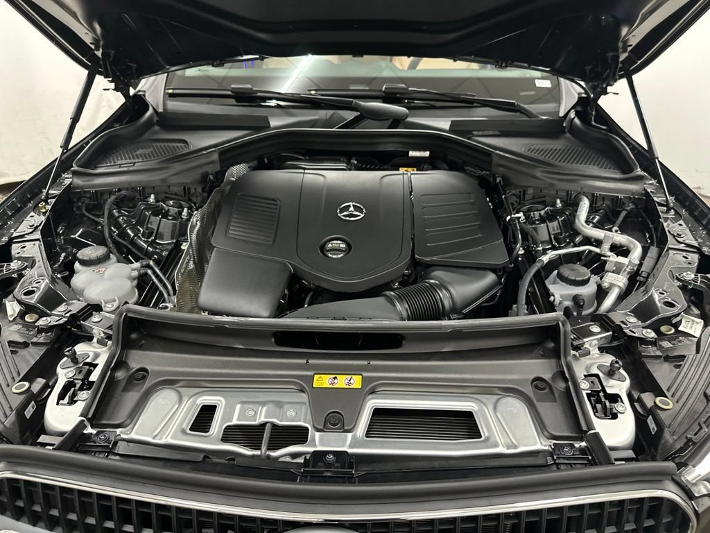 New 2027 Graphite Grey Metallic Mercedes-Benz GLC 300 image 41