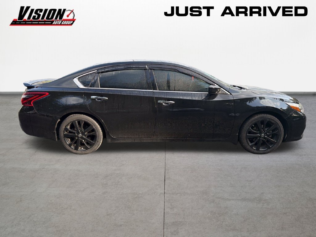 Used 2018 Black Nissan 2.5 SR image 4