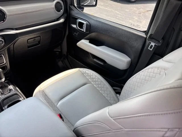 Used 2023 Gray Jeep High Altitude 4x4 image 14